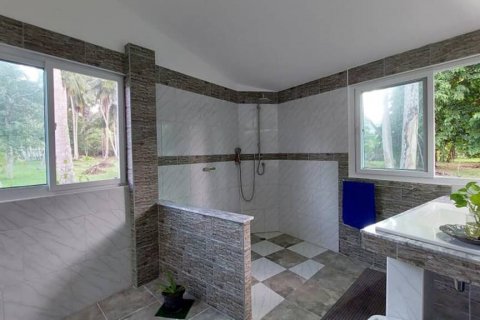Casa de 1 dormitorio en Surat Thani, Tailandia № 115889 - foto 8