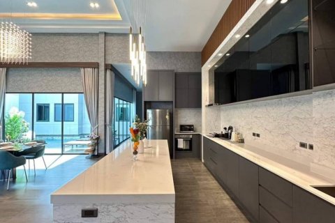 Casa de 3 dormitorios en Pattaya, Tailandia № 115893 - foto 4