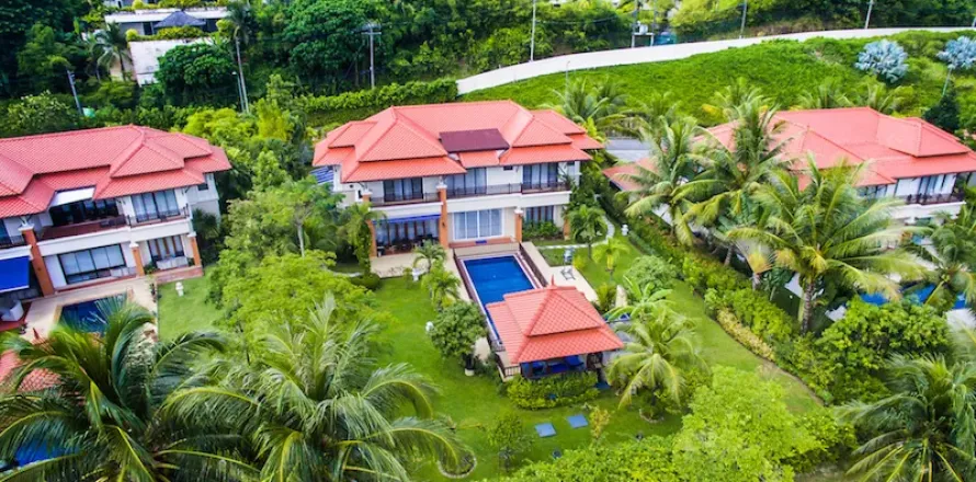 Casa de 5 dormitorios en Bang Tao, Tailandia № 104373