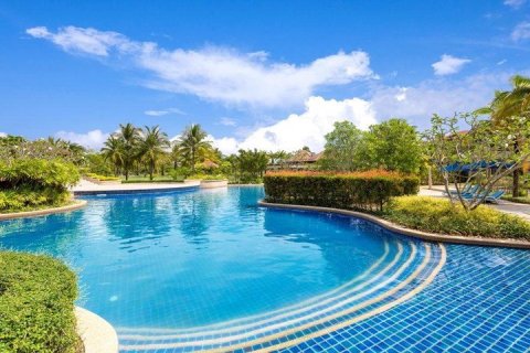 Casa de 5 dormitorios en Bang Tao, Tailandia № 104373 - foto 23