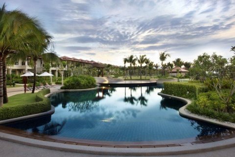 Casa de 5 dormitorios en Bang Tao, Tailandia № 104373 - foto 24