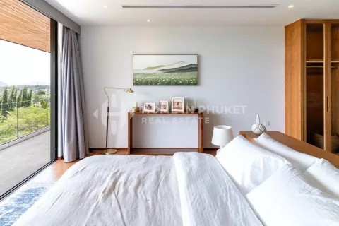 Casa de 4 dormitorios en Chalong, Tailandia № 131815 - foto 15