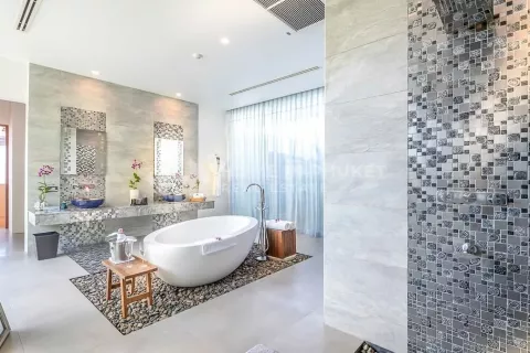 Casa de 6 dormitorios en Kamala, Tailandia № 130972 - foto 28