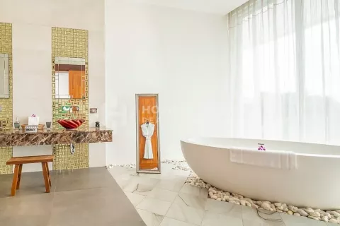 Casa de 6 dormitorios en Kamala, Tailandia № 130972 - foto 29