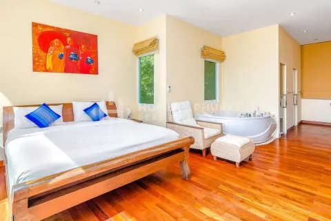 Casa de 7 dormitorios en Patong, Tailandia № 130971 - foto 12