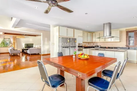 Casa de 7 dormitorios en Patong, Tailandia № 130971 - foto 4
