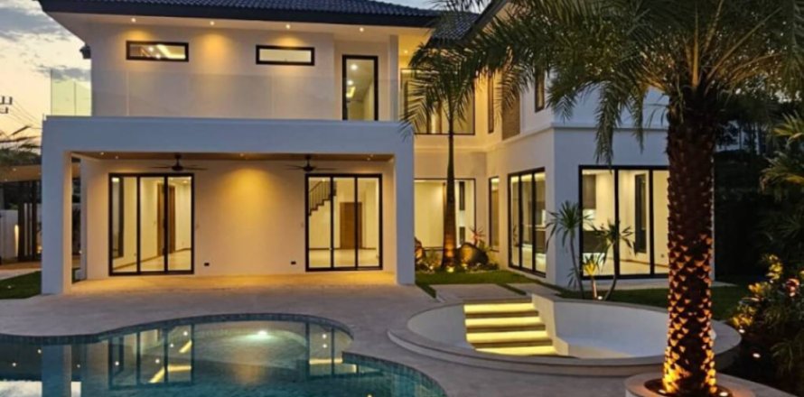 Villa in Phuket, Thailand 4 Schlafzimmer № 124537