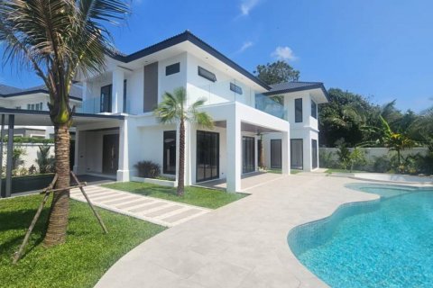 Villa in Phuket, Thailand 4 Schlafzimmer № 124537 - Foto 5