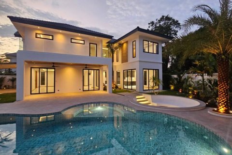 Villa in Phuket, Thailand 4 Schlafzimmer № 124537 - Foto 2
