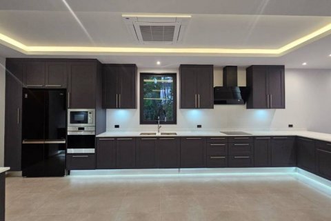 Villa in Phuket, Thailand 4 Schlafzimmer № 124537 - Foto 9