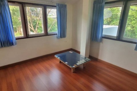 Casa de 4 dormitorios en Pattaya, Tailandia № 124540 - foto 10