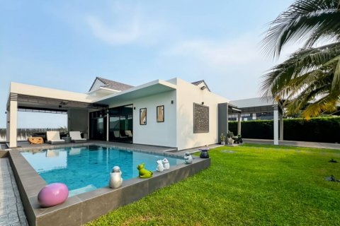 Villa in Hua Hin, Thailand 3 bedrooms № 124542