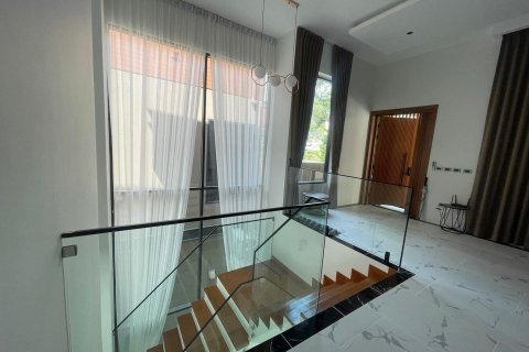 Chalet de 3 dormitorios en Bang Tao, Tailandia № 78637 - foto 17