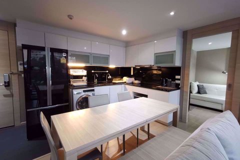Condominio de 2 dormitorios en Bang Rak, Bangkok, Tailandia № 77210 - foto 5