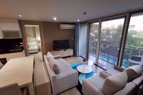 Condominio de 2 dormitorios en Bang Rak, Bangkok, Tailandia № 77210 - foto 2