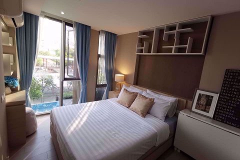 Condominio de 2 dormitorios en Bang Rak, Bangkok, Tailandia № 77210 - foto 9