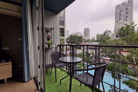 Condominio de 2 dormitorios en Bang Rak, Bangkok, Tailandia № 77210 - foto 12