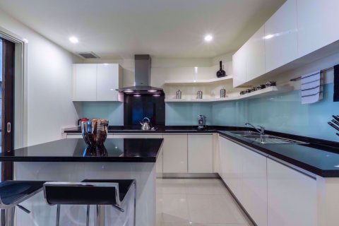 Condominio de 4 dormitorios en Khlong San, Bangkok, Tailandia № 77211 - foto 6