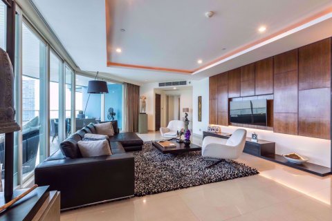 Condo à Khlong San, Bangkok, Thaïlande, 4 chambres  № 77211