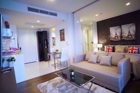 Condominio de 1 dormitorio en Sathon, Bangkok, Tailandia № 77214 - foto 2