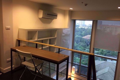 Dúplex de 1 dormitorio en Khlong Toei, Bangkok, Tailandia № 77213 - foto 6