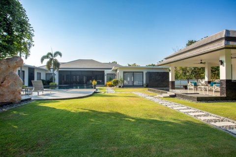 Casa de 6 dormitorios en Hua Hin, Tailandia № 125117 - foto 7