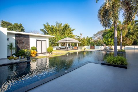 Casa de 6 dormitorios en Hua Hin, Tailandia № 125117 - foto 5