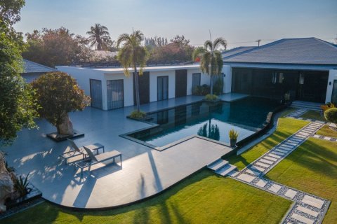Casa de 6 dormitorios en Hua Hin, Tailandia № 125117 - foto 9