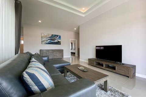 Casa de 3 dormitorios en Hua Hin, Tailandia № 125274 - foto 6
