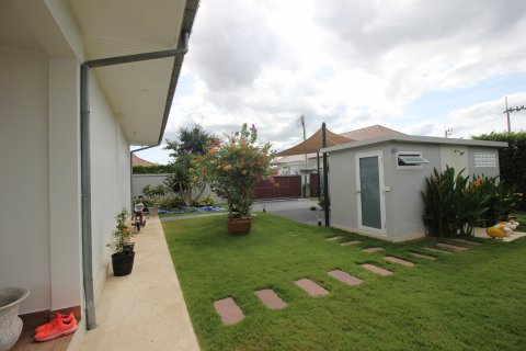 Casa de 4 dormitorios en Hua Hin, Tailandia № 125279 - foto 11