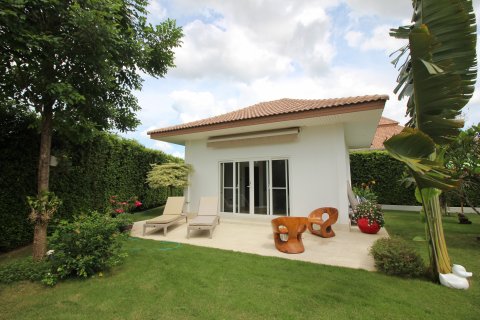 Casa de 4 dormitorios en Hua Hin, Tailandia № 125279 - foto 6