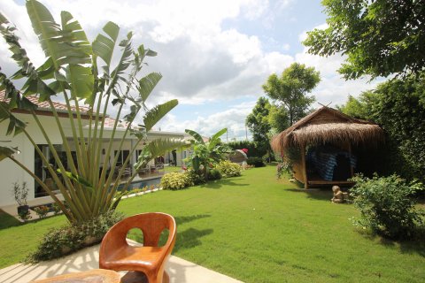 Casa de 4 dormitorios en Hua Hin, Tailandia № 125279 - foto 4