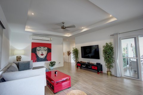 Casa de 4 dormitorios en Hua Hin, Tailandia № 125279 - foto 13