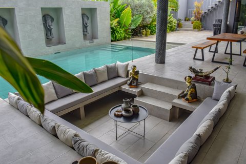 Casa de 4 dormitorios en Pattaya, Tailandia № 130218 - foto 11