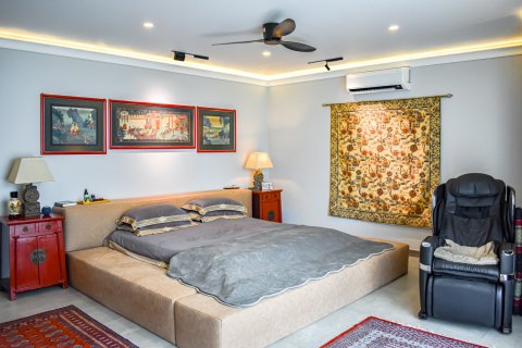 Casa de 4 dormitorios en Pattaya, Tailandia № 130218 - foto 28