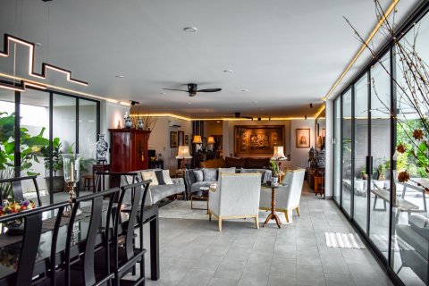 Casa de 4 dormitorios en Pattaya, Tailandia № 130218 - foto 19