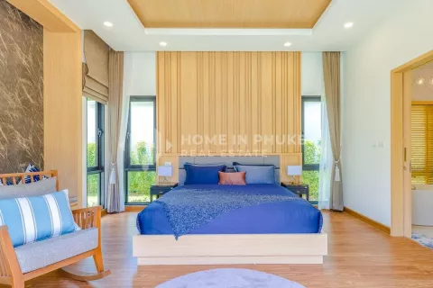Casa de 4 dormitorios en Chalong, Tailandia № 131126 - foto 14