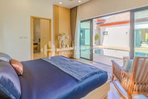 Casa de 4 dormitorios en Chalong, Tailandia № 131126 - foto 17