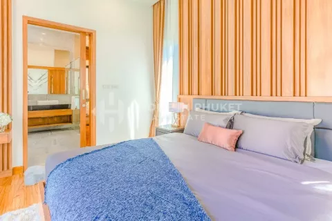 Casa de 4 dormitorios en Chalong, Tailandia № 131126 - foto 11