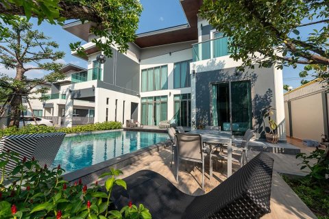 Casa de 6 dormitorios en Pattaya, Tailandia № 111027 - foto 3