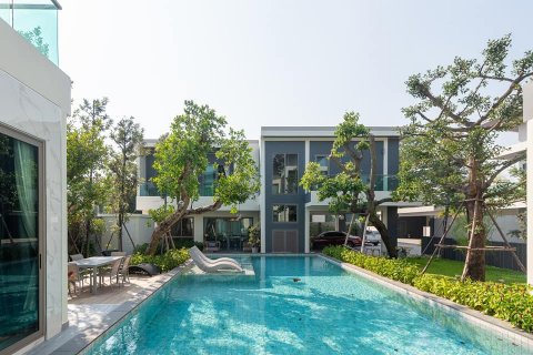 Casa de 6 dormitorios en Pattaya, Tailandia № 111027 - foto 7