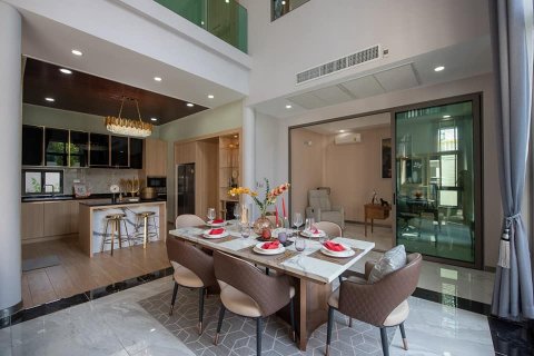 Casa de 6 dormitorios en Pattaya, Tailandia № 111027 - foto 9