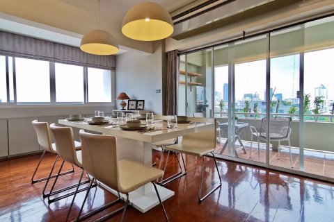 Condominio de 2 dormitorios en Watthana, Bangkok, Tailandia № 76930 - foto 15