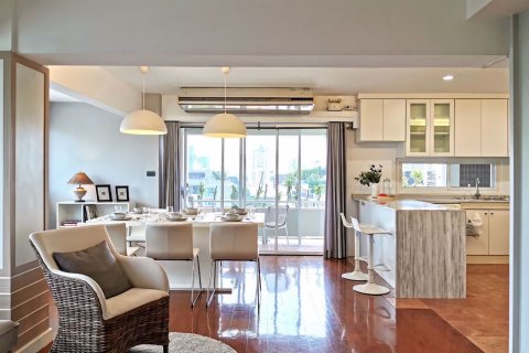 Condominio de 2 dormitorios en Watthana, Bangkok, Tailandia № 76930 - foto 16