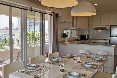 Condominio de 2 dormitorios en Watthana, Bangkok, Tailandia № 76930 - foto 13