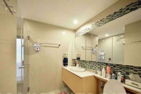 Condominio de 4 dormitorios en Khlong Toei, Bangkok, Tailandia № 76931 - foto 13