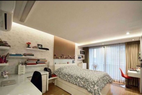 Condominio de 4 dormitorios en Khlong Toei, Bangkok, Tailandia № 76931 - foto 12