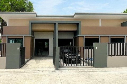 Off-Plan Uraisiri 3 Bangnampriao in Bang Nam Priao, Thailand № 80765 - Foto 4