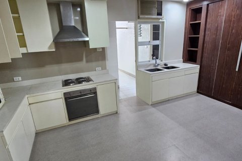 คอนโดมิเนียมในยานนาวา, กรุงเทพฯ, ประเทศไทย, 3 ห้องนอน № 123674 - รูปถ่าย 7