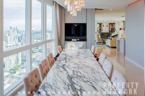 Condominio de 4 dormitorios en Khlong Toei, Bangkok, Tailandia № 123675 - foto 13